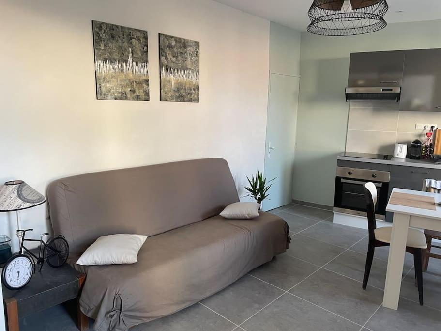 Sur La Route Des Vignerons Apartman Courthézon Kültér fotó